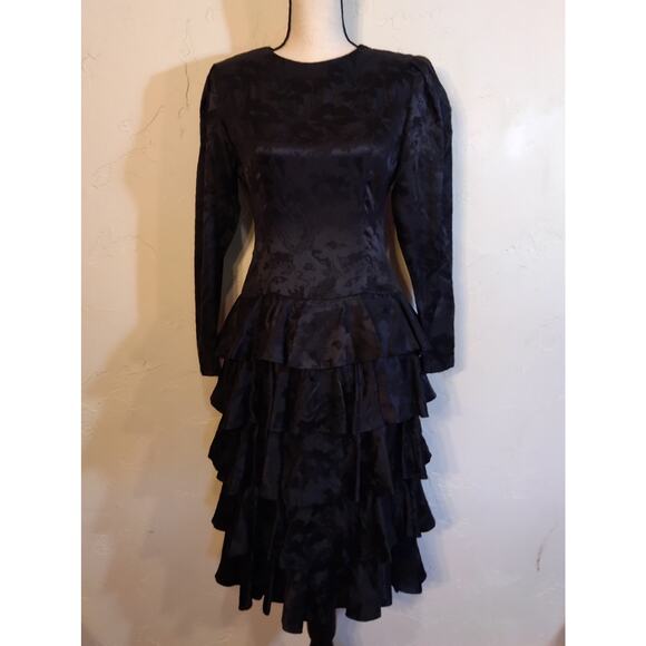 Point of view collection silk dress - Picture 1 of 10